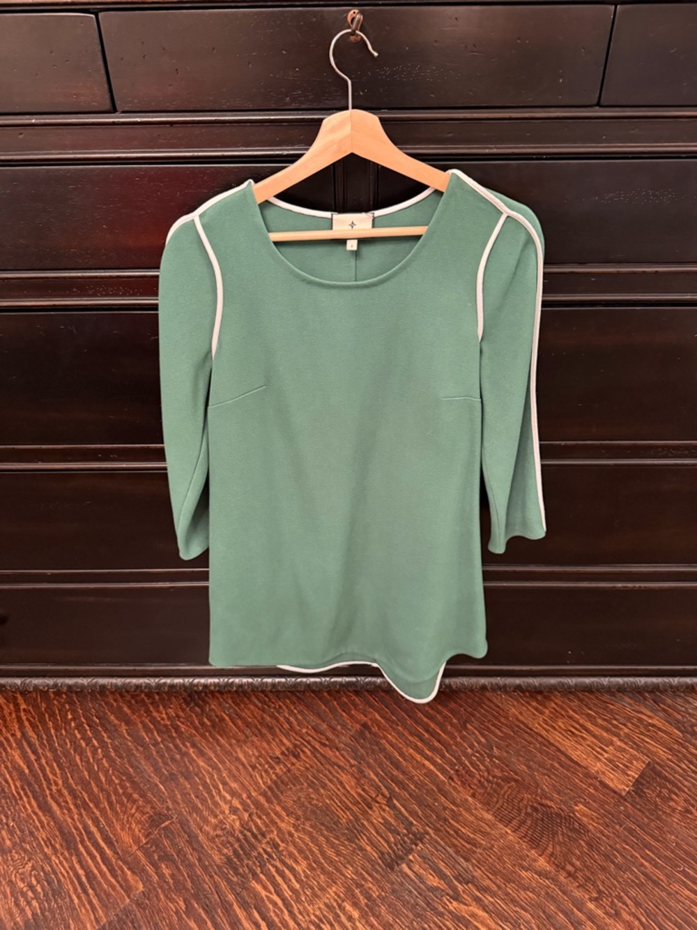 Tuckernuck Scoop Neck Green Blouse with Cream Piping
